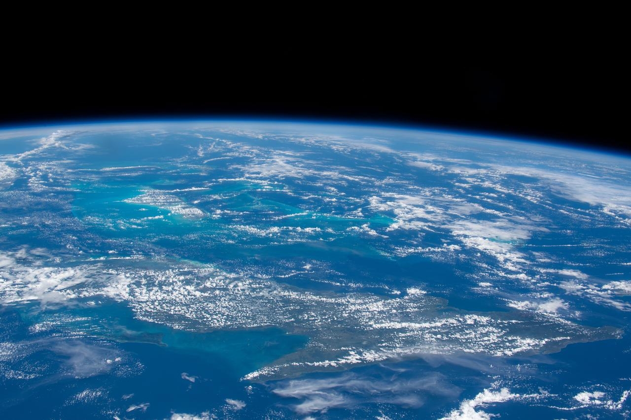 우주에서 본 지구의 모습[사진=NASA]