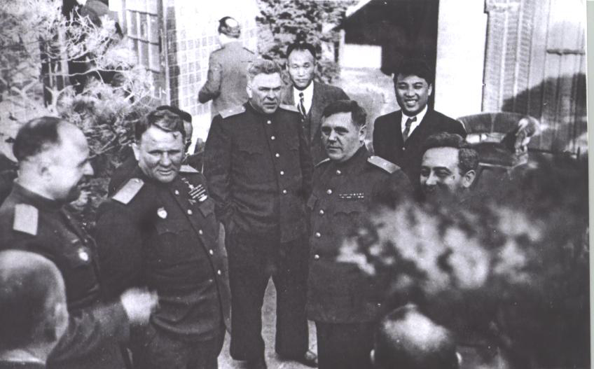 김일성과 소련 군사령관 간부들
