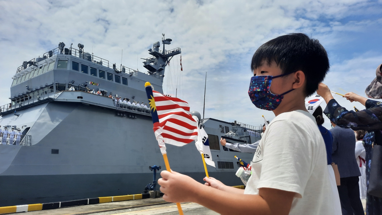 대한민국 해군 순항훈련전단이 9월 20일 오후 말레이시아 클랑 페리 터미널에 도착했다.[사진제공=대한민국 해군]