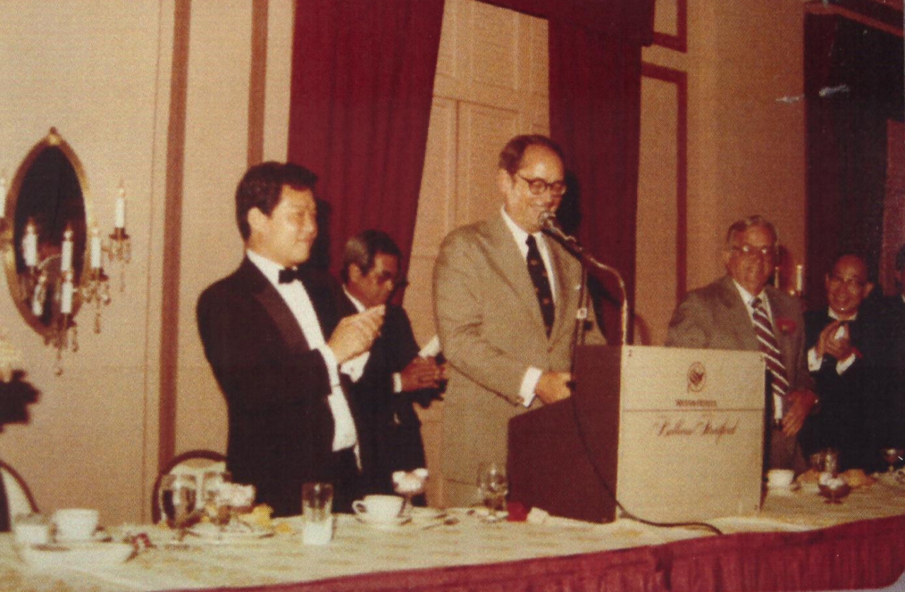 딕 손버그 펜실베니아 주지사의 재선을 돕기 위해 1982년 연 기금모금 만찬 행사에서 박 회장이 후원회장으로 참석했다.