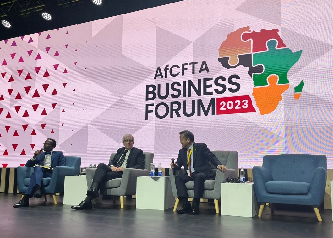 한·아프리카재단 여운기 이사장(오른쪽)이 AfCFTA Business Forum 프로그램인 고위급 패널 토론에 참석했다.[사진제공=한·아프리카재단]
