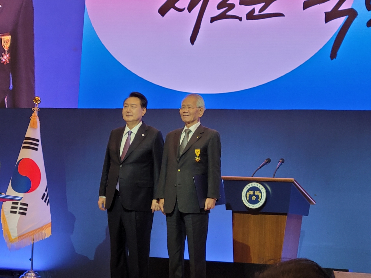 국민훈장 목련장을 받은 김계수 파독광부기념회관 명예위원장