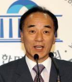 국회 외통위원장에 김충환 의원