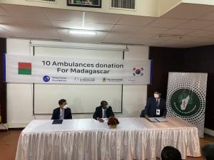 한국 NGO·교회, 마다가스카르에 구급차 10대 기증